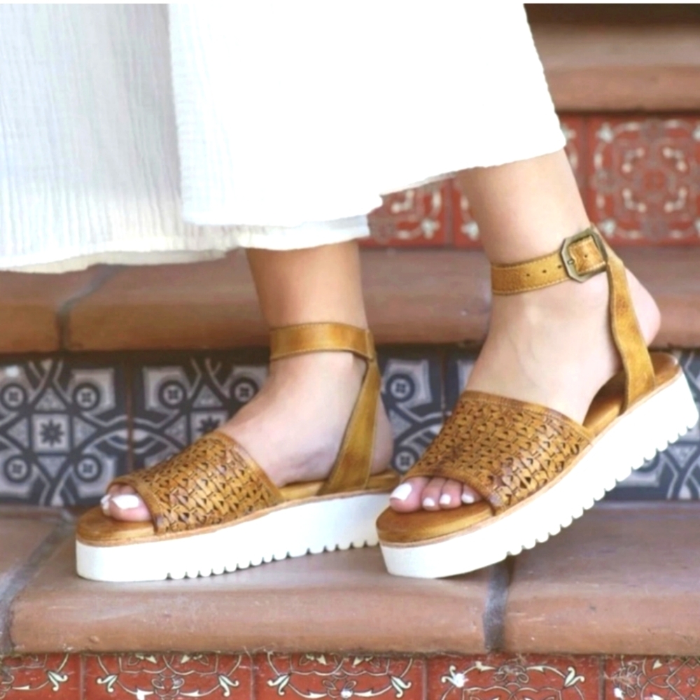 New Bed|Stu Brisa Platform Sandal Leather Cashew Tan Platform Bed Stu